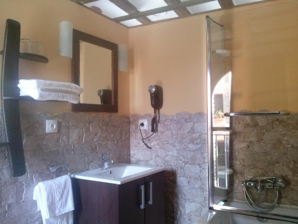 Hostal Suetxe لوس أركوس المظهر الخارجي الصورة