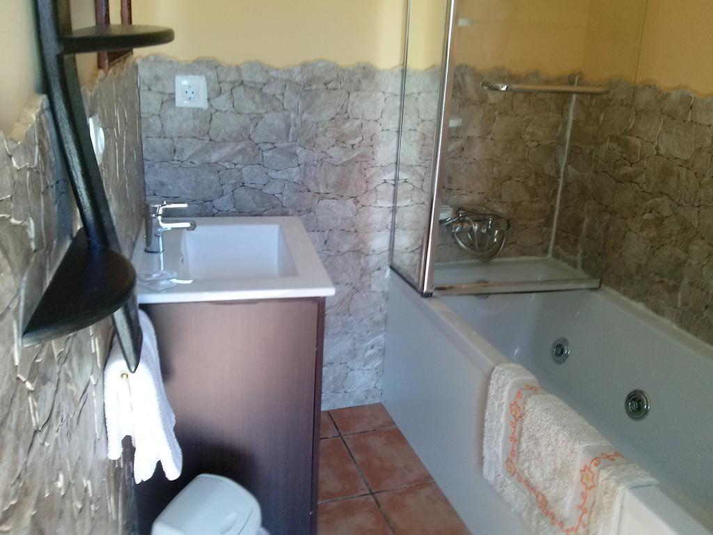 Hostal Suetxe لوس أركوس المظهر الخارجي الصورة
